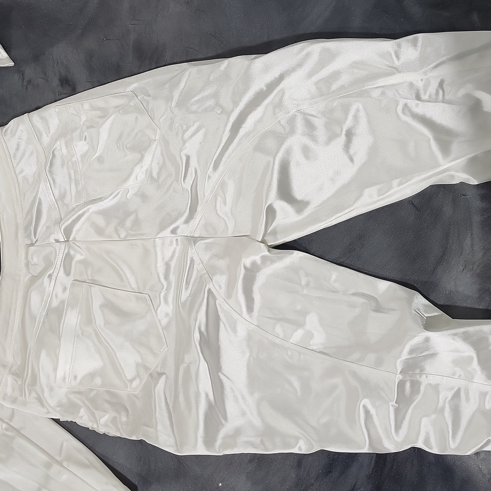 Elegant Cream Satin Leggings Set - Picture 6 of 8